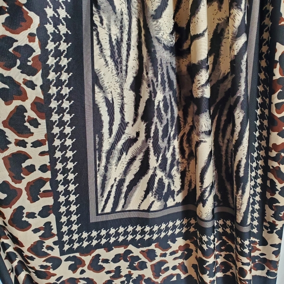 SB Fashion Cheetah Leopard Animal V Neck Ruched Waist Fashion Dress Size 9 - Picture 3 of 11